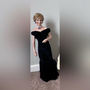 Princess Diana- The Ashton Drake Galleries Porcelain Doll w/COA
